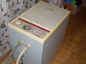 По време на пране консумацията на вода е петнадесет литра.
